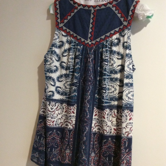 Top - Picture 2 of 2